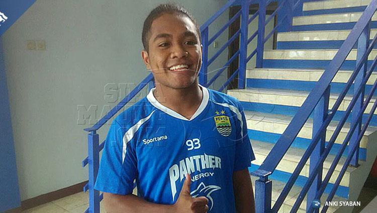 Rekrutan anyar Persib Bandung, Fulgensius Billy Paji Keraf. Copyright: simamaung