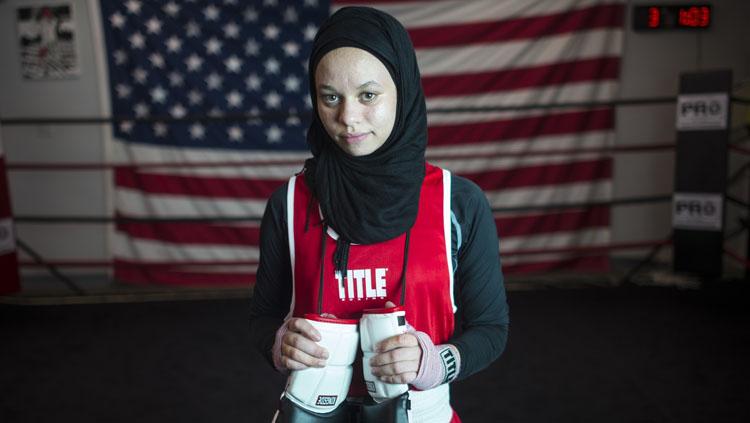 Petinju%20wanita%20di%20Minnesota%2C%20Amerika%20Serikat%2C%20Amaiya%20Zafar%20boleh%20menggunakan%20hijab.