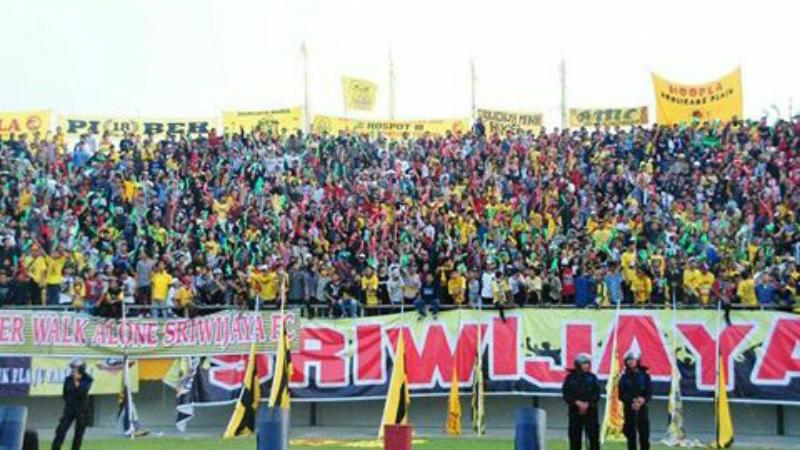 S-Man meninggalkan laga Sriwijaya FC melawan Persib Bandung karena kecewa. - INDOSPORT