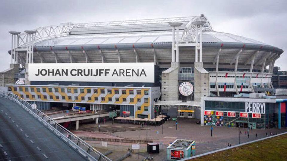 Johan Cruyff ArenA, nama stadion baru milik Ajax Amsterdam. Copyright: Twitter Jordy Cruyff