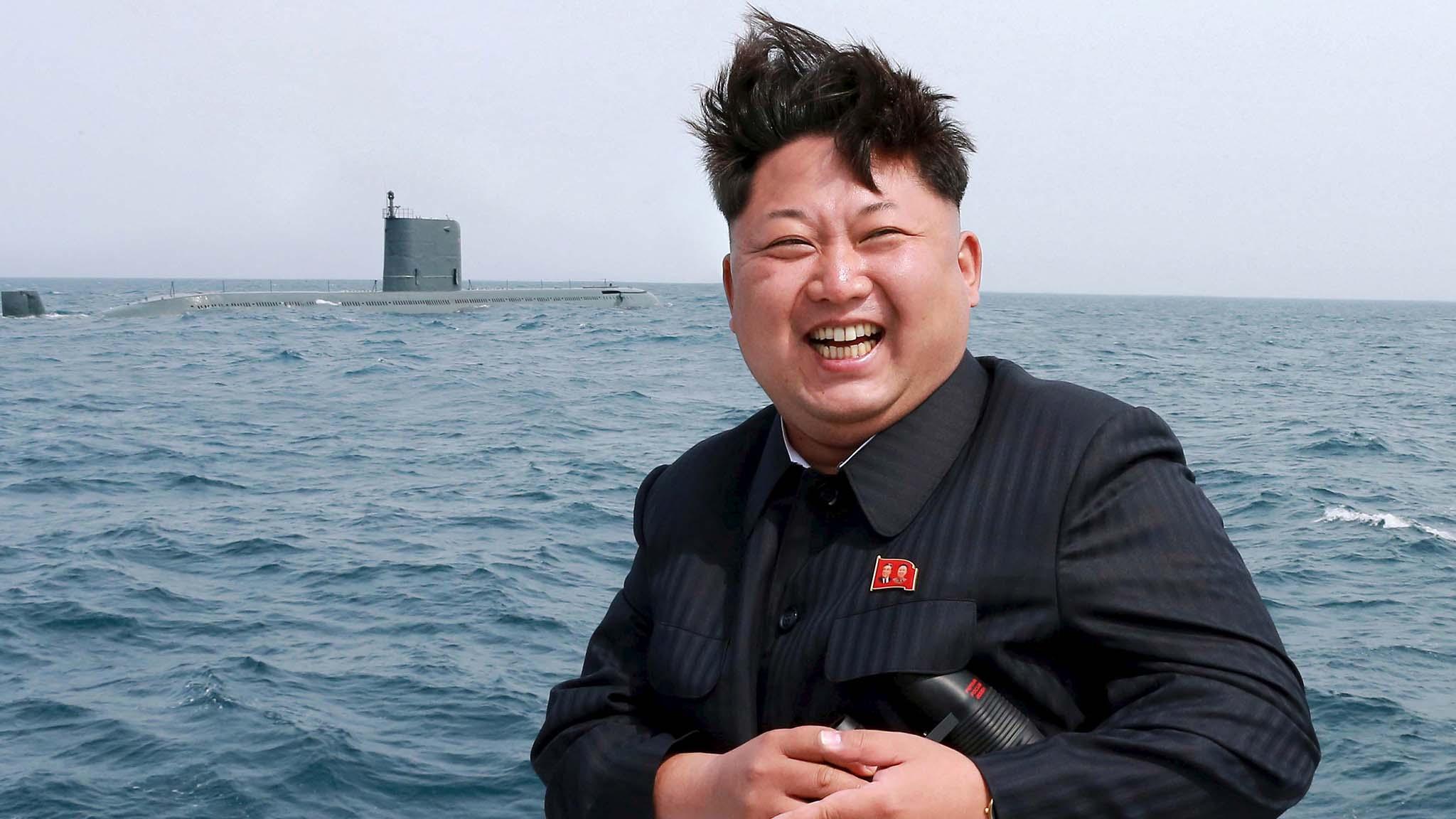 Meski disibukkan dengan agenda politik, namun Kim Jong-un diketahui punya kegemaran pada olahraga sepak bola. - INDOSPORT