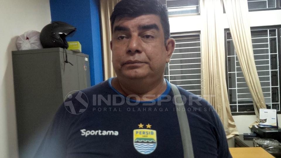 M Rafi Ghani, dokter tim Persib Bandung. Copyright: Muhammad Ginanjar/Indosport