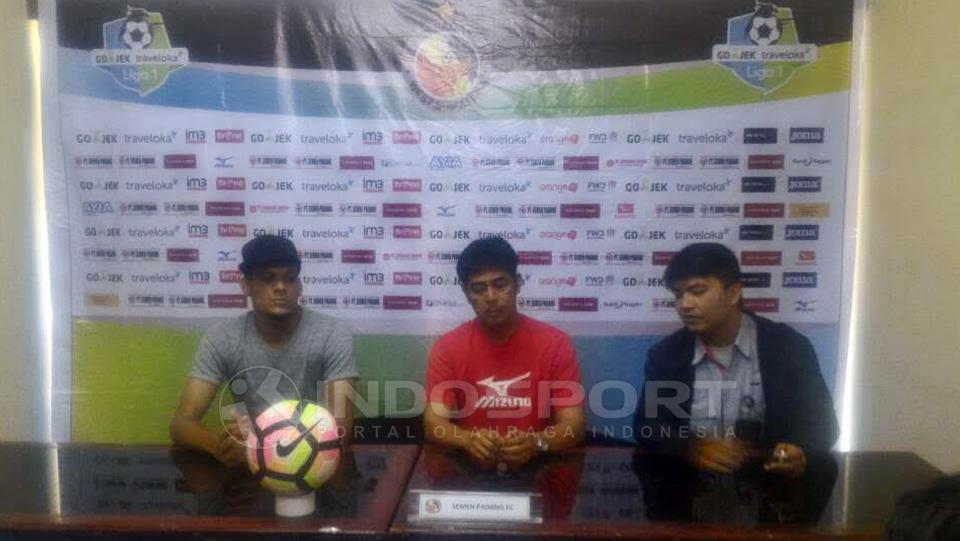 Pelatih Semen Padang, Nilmaizar. Copyright: Taufik Hidayat/Indosport