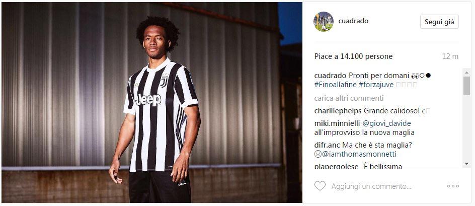 Juan Cuadrado memamerkan kostum baru Juventus lewat Instagramnya. (Sumber: Goal.com) Copyright: Goal.com