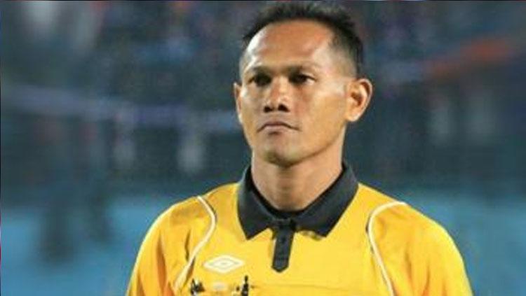 Salah satu wasit di kompetisi Liga 1 2017, Iwan Sukoco.
