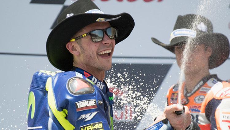 Valentino%20Rossi%20merayakan%20keberhasilan%20finish%20podium%20MotoGP%20Amerika%20Serikat.