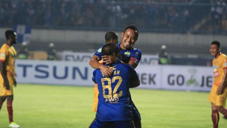 Kapten Persib Bandung, Atep Rizal saat berselebrasi usai bobol gawang Sriwijaya FC. Copyright: Ginanjar/INDOSPORT.