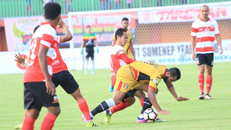Madura United vs Mitra Kukar Copyright: Ian Setiawan/INDOSPORT.