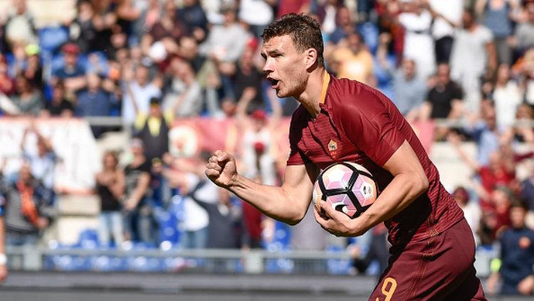 Striker andalan AS Roma, Edin Dzeko.