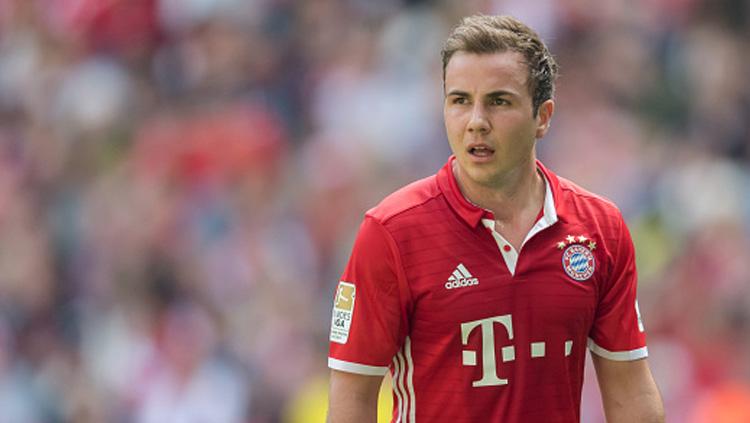 Mario Gotze pada laga saat melawan Hannover 96. Copyright: Boris Streubel/Getty Images)