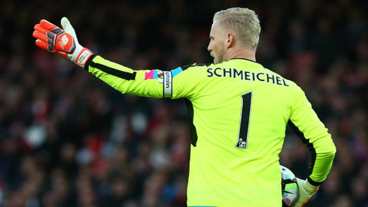 Kiper utama Leicester City, Kasper Schmeichel berikan respons tak terduga kala dipercaya ikuti jejak sang ayah jadi pengganti David De Gea di Manchester United.