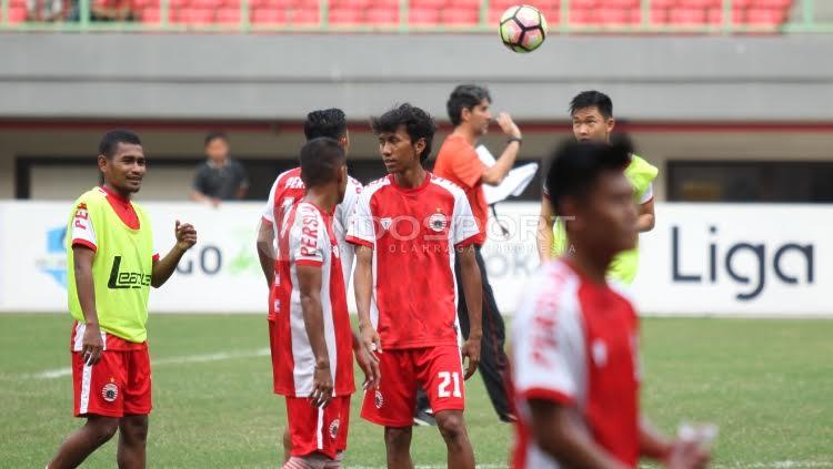Pemain Persija Jakarta jalani uji coba lapangan jelang lawan Madura United.
