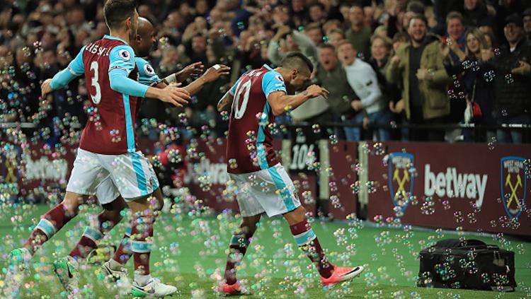 Lanzini%20cetak%20gol%20ge%20gawang%20Tottenham%20Hotspur.