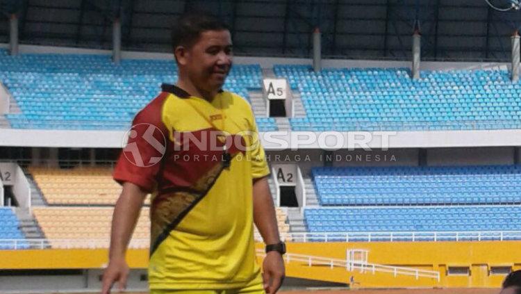Selain kedatangan pemain baru, Persita Tangerang juga diperkuat asisten pelatih baru yakni Francis Wewengkang. - INDOSPORT