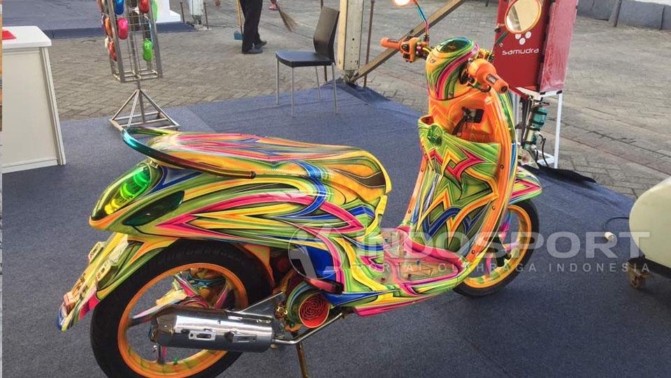 Komunitas Air Brush Indonesia di pameran IIMS Copyright: Muhammad Adi Yaksa/Indosport