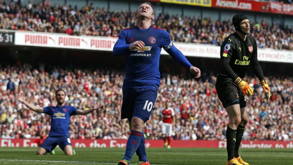 Wayne Rooney dalam laga kontra Arsenal. Copyright: Twitter/BBC Sport