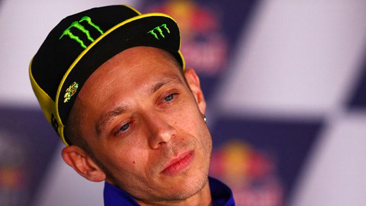 Pembalap Yamaha, Valentino Rossi dalam konferensi pers. Copyright: Mirco Lazzari gp/Getty Images