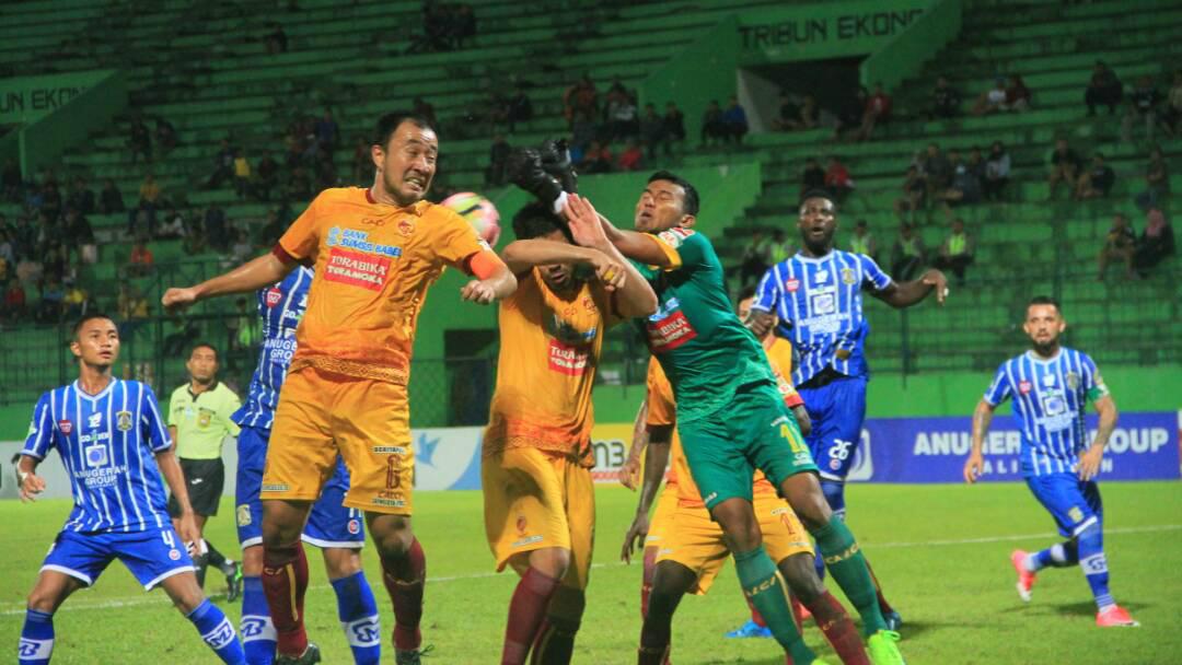 Persiba Balikpapan vs Sriwijaya FC Copyright: Teddy Rumengan/INDOSPORT
