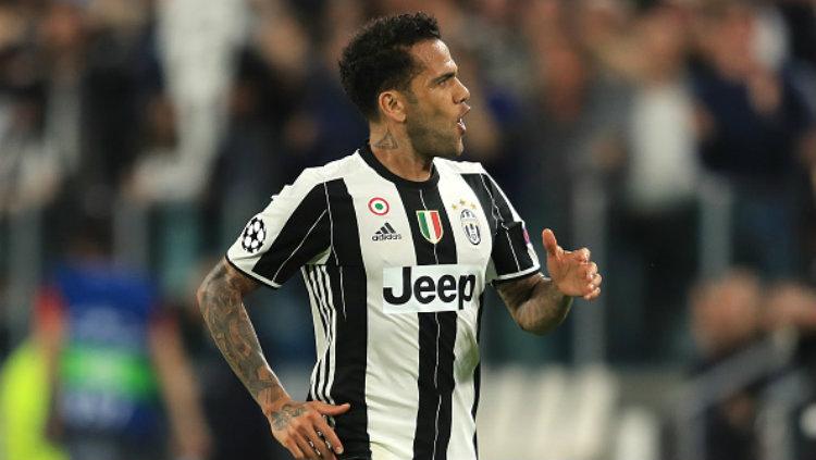 Bek andalan Juventus, Dani Alves. Copyright: Richard Heathcote/Getty Images