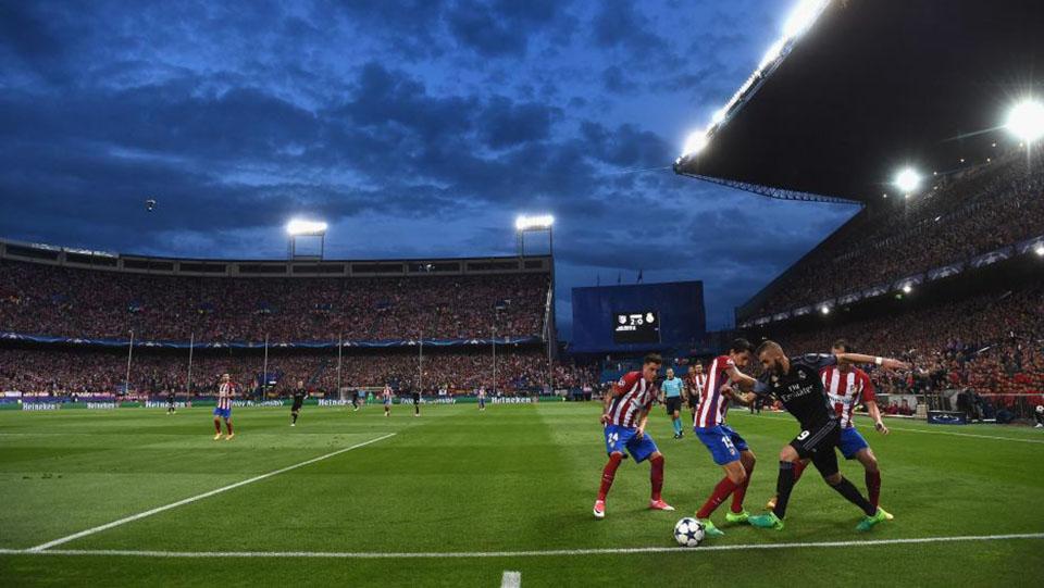 Karim Benzema kecoh 3 bek Atletico Copyright: Laurence Griffiths/Getty Images