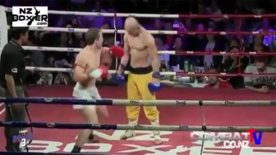 Kompetisi Mixed Martial Arts (MMA) kerap kali menghadirkan momen unik dan mendebarkan, seperti sebuah pertarungan di mana salah satunya seorang biksu shaolin.