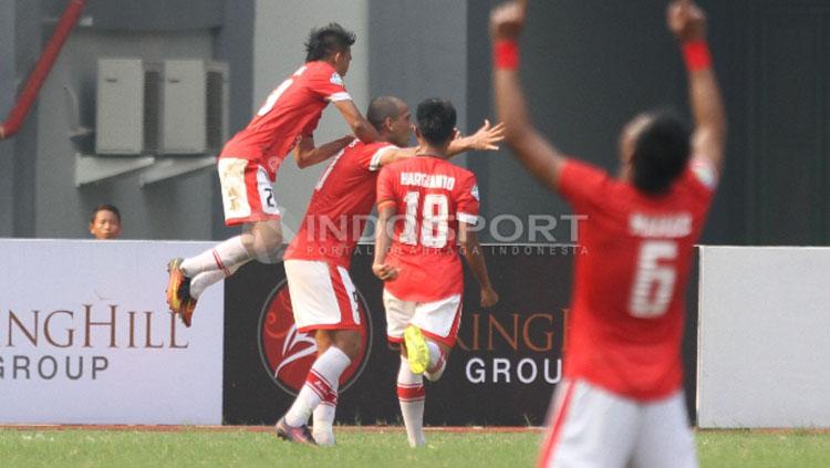 Para pemain Persija Jakarta saat melakukan selebrasi gol.