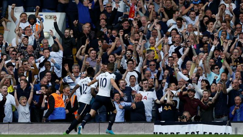 Victor%20Wanyama%20merayakan%20golnya%20ke%20gawang%20De%20Gea.
