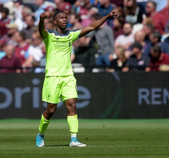 Daniel Sturridge dalam pertandingan melawan West Ham United. Copyright: Arfa Griffiths/West Ham United/Getty Images