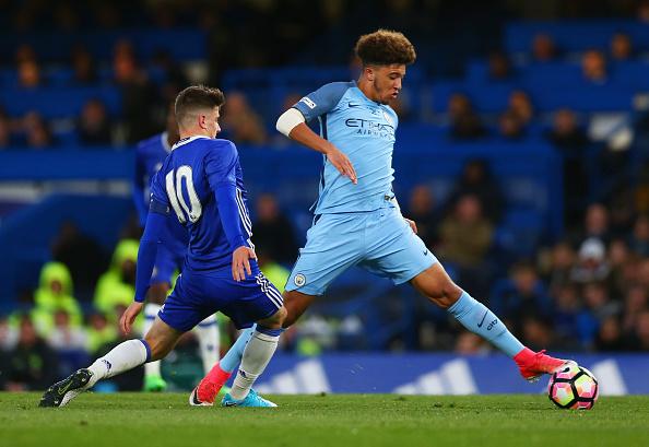 Jadon Sancho ketika melawan Chelsea di final FA Youth Cup. Copyright: Steve Bardens/Getty Images