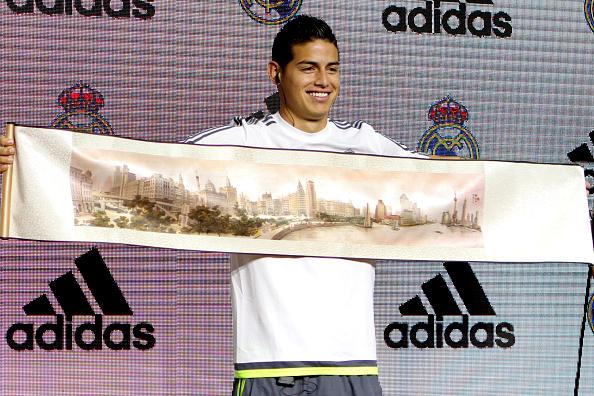 James Rodriguez hadir dalam jumpa fans Real Madrid di Shanghai. Copyright: VCG / Contributor / Getty Images