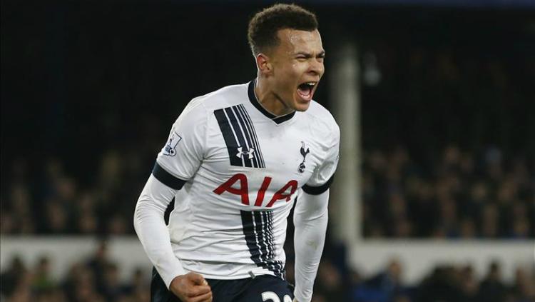 Penggawa Tottenham Hotspur, Dele Alli yang belum lama ini putus dari kekasihnya, Ruby Mae. - INDOSPORT