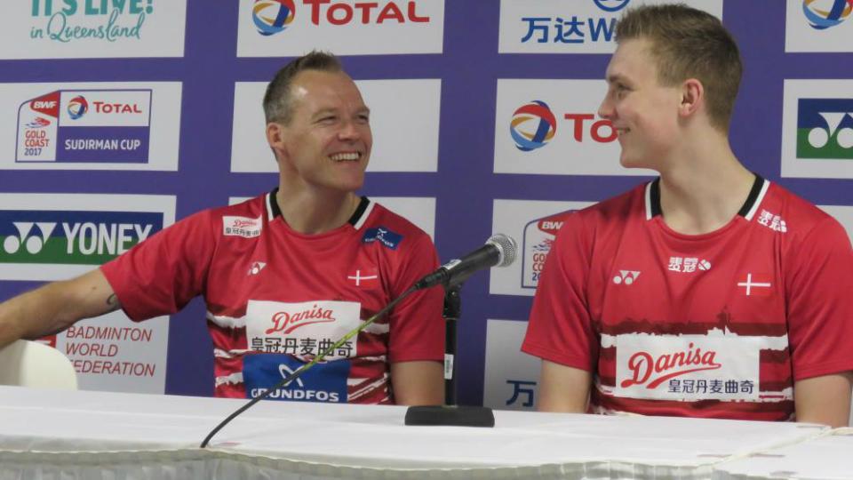 Pelatih kepala timnas Bulutangkis Denmark, Kenneth Jonassen (kiri), beberkan metode latihan timnya.