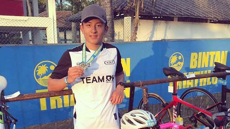 Rio Haryanto saat mengikuti Bintan Triathlon 2017. Copyright: Twitter@SahabatRio