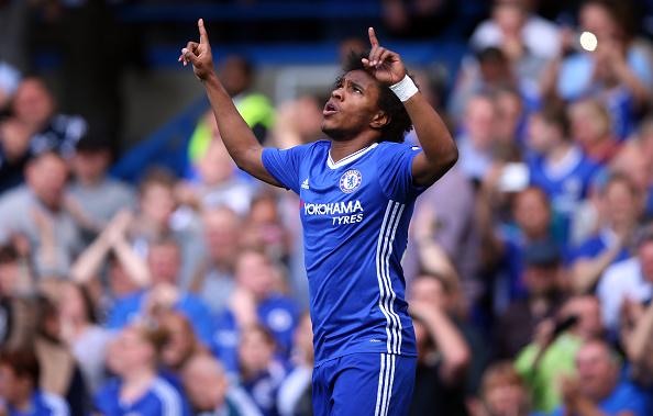 Selebrasi pemain bintang Chelsea, Willian usai menyamakan kedudukan ke gawang Sunderland. Copyright: Catherine Ivill/AMA/Getty Images