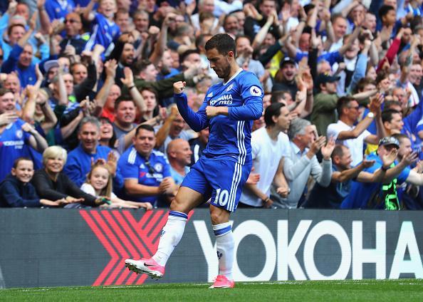 Selebrasi pemain megabintang Chelsea, Eden Hazard usai mencetak gol ke gawang Sunderland. Copyright: Clive Rose/Getty Images