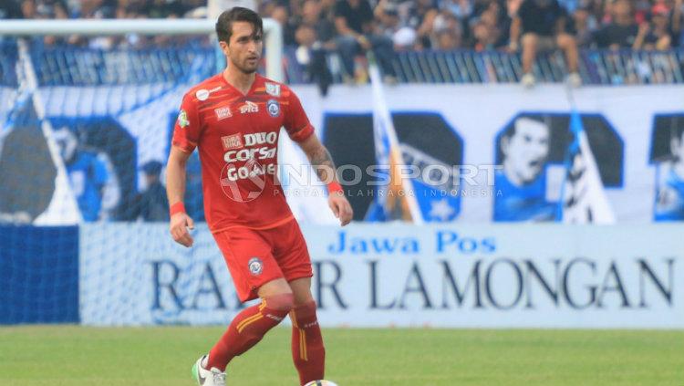 Arema FC memutuskan untuk tidak lagi menggunakan jasa pemain asal Lebanon yang mereka miliki, Jad Noureddine. - INDOSPORT