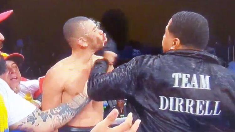 Jose Uzcategui ditonjok oleh Leon Lawson paman dari Andre Dirrell. - INDOSPORT