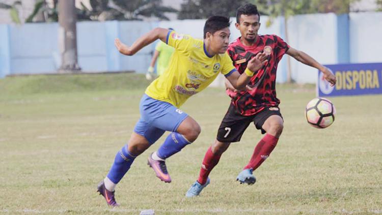 Duel Pro Duta FC vs 757 Kepri Jaya FC diwarnai buruknya kepemimpinan wasit. Copyright: http://produta.com/