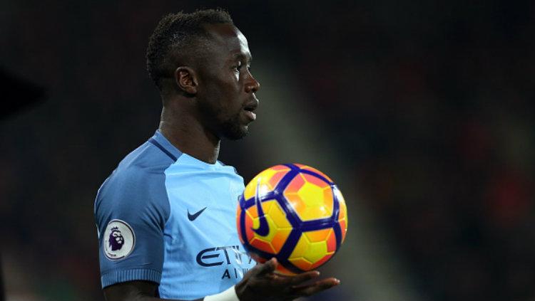 Bek Manchester City, Bacary Sagna memutuskan hengkang dari Etihad Stadium. Copyright: Catherine Ivill - AMA/Getty Images