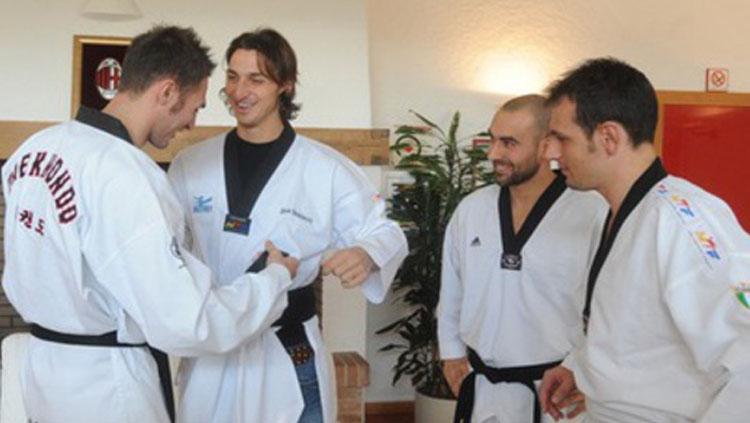 Zlatan Ibrahimovic saat berlatih Taekwondo. Copyright: nofootynolife