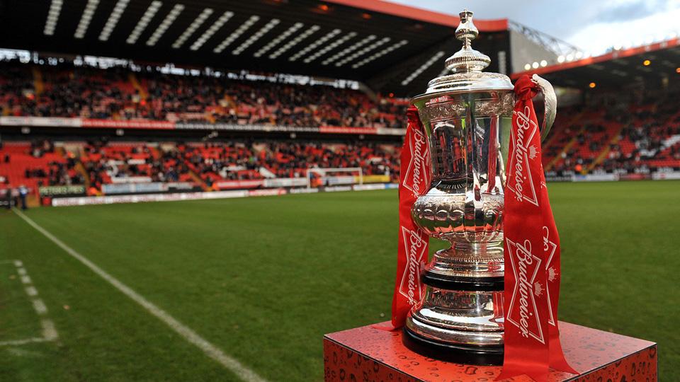 Trofi Piala FA. - INDOSPORT