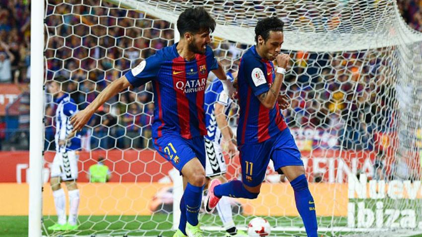Neymar merayakan golnya di babak pertama. Copyright: David Ramos / Staff via Getty Images