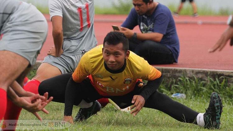 Dipanggilnya kiper baru pada pemusatan latihan (TC) Timnas Indonesia mendapat dukungan dari kiper Bhayangkara FC, Wahyu Tri Nugroho. - INDOSPORT