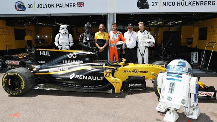Sejumlah karakter Star Wars turut memeriahkan balapan GP Monaco.
