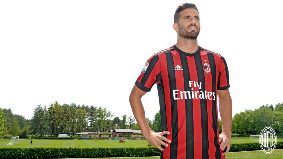 Mateo Musacchio, pemain baru AC Milan. Copyright: Twitter AC Milan