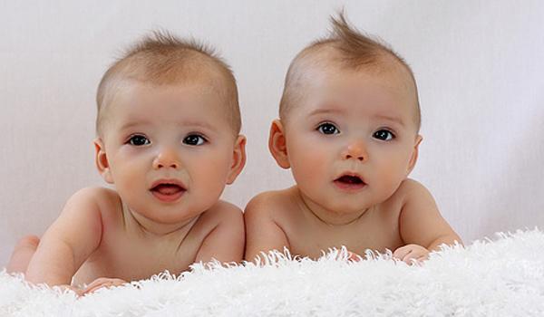 Cristiano Ronaldo dan pasangannya Georgina Rodriguez diyakini akan mempunyai bayi kembar (gambar ilustrasi). Copyright: Pinterest