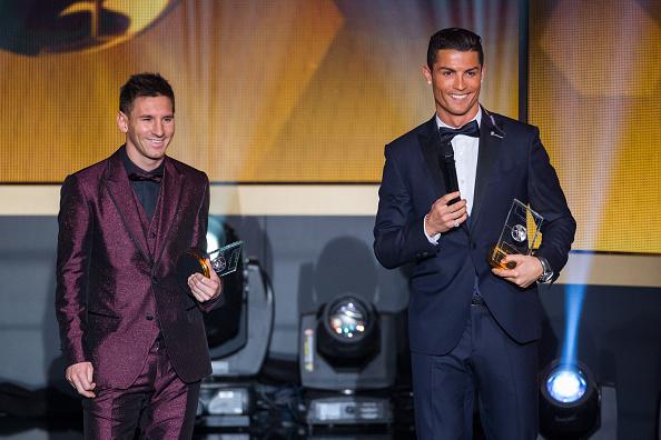 Cristiano Ronaldo dan Lionel Messi dalam gala dinner Ballon d Or di tahun 2015 lalu. Copyright: Philipp Schmidli/Getty Images