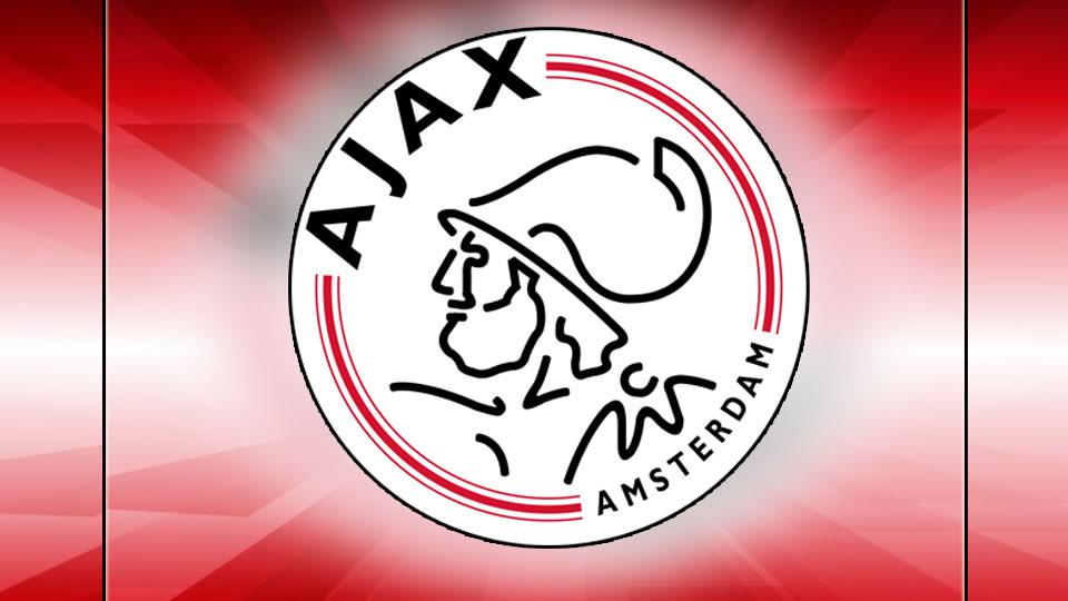 Rekrutan terbaru Ajax, Kjell Scherpen, dihukum oleh legenda klub tersebut karena kejadian lampau.