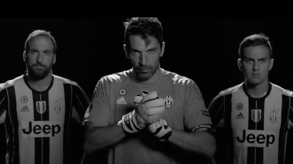 Tiga penggawa Juventus, Gonzalo Higuain (kiri), Gianluigi Buffon, dan Paulo Dybala. Copyright: Twitter Juventus