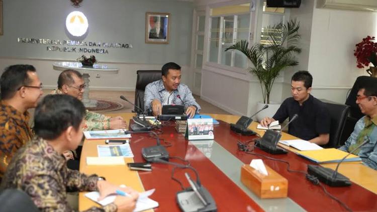 Menpora%2C%20Imam%20Nahrawimemimpin%20rapat%20membahas%20evaluasi%20Islamic%20Solidarity%20Games%20%28ISG%29%202017.